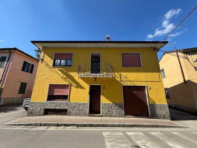 Case e ville in vendita di 130 m² in Via San Giovanni, 50
