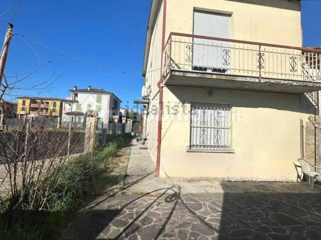 Case e ville in vendita di 130 m² in Via Palmiro Togliatti