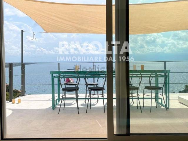 Case e ville in vendita di 130 m² in Via Torre San Biagio