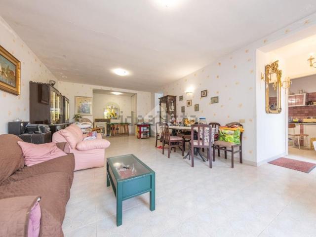 Case e ville in vendita di 130 m² in Via Valentini, 40