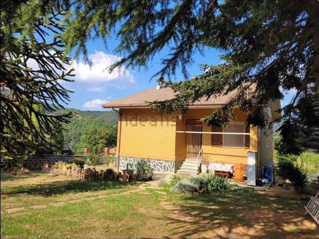 Case e ville in vendita di 130 m² in Via Vernetta