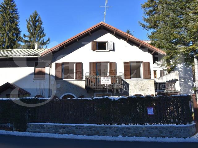 Case e ville in vendita di 130 m² in Viale della Vittoria, 26