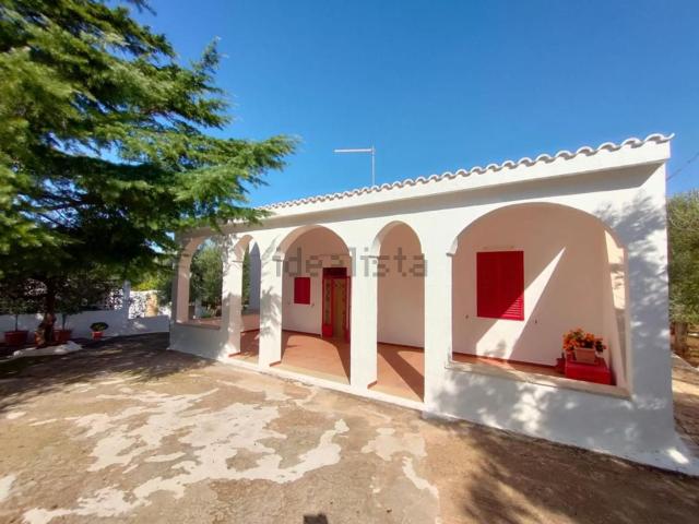 Case e ville in vendita di 130 m² in Contrada Acquarella, 25