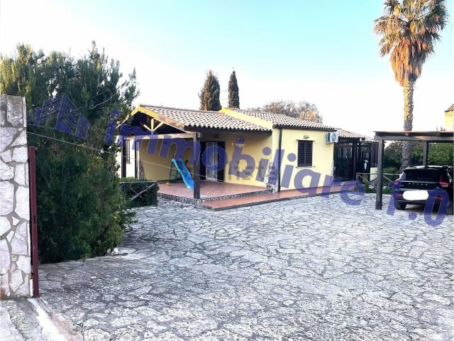 Case e ville in vendita di 130 m² in Contrada Fraginesi