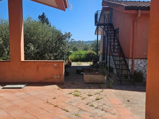 Case e ville in vendita di 130 m² in Contrada Pescazzo