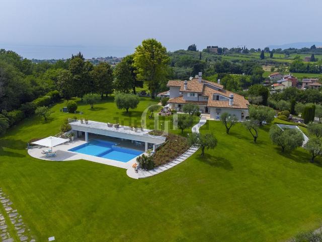 Case e ville in vendita di 1314 m² in Strada della Croce