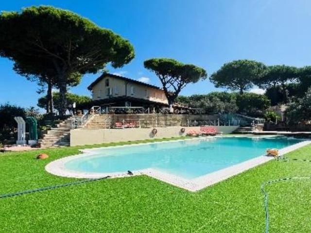 Case e ville in vendita di 1317 m² in Piazza Dani