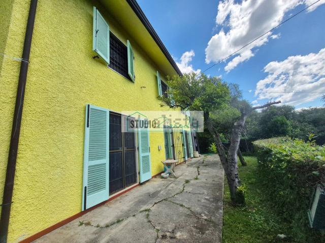 Case e ville in vendita di 131 m² in Via del Pezzigno, 16