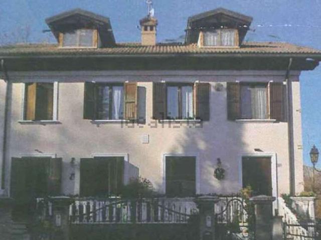 Case e ville in vendita di 132 m² in Via Chiesa Morano