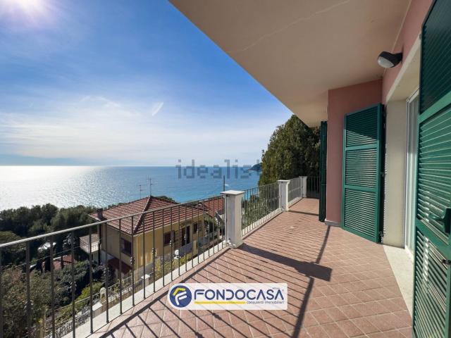 Case e ville in vendita di 132 m² in Via Orizzonte
