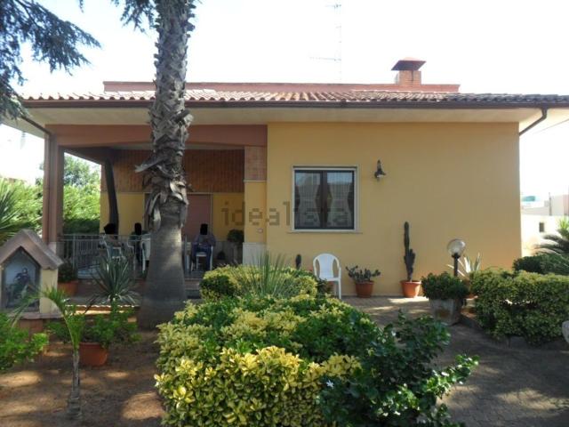 Case e ville in vendita di 132 m² in Via Nostri Caduti