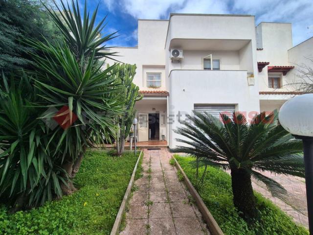 Case e ville in vendita di 132 m² in Piazza delle Orchidee, 18