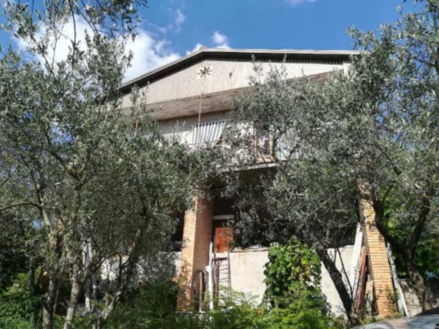 Case e ville in vendita di 132 m² in Strada di Predaro