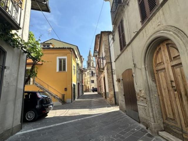 Case e ville in vendita di 133 m² in Corso Gualtieri, 19
