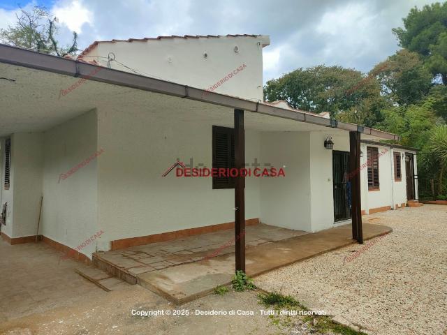 Case e ville in vendita di 134 m² in Via Ercole, 3