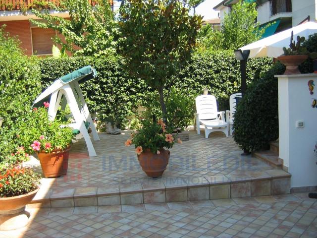 Case e ville in vendita di 134 m² in Via V. Veneto, 146