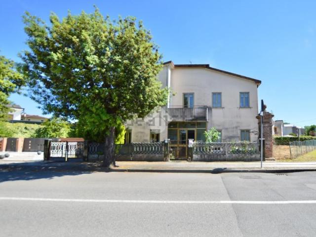 Case e ville in vendita di 134 m² in Viale Roma