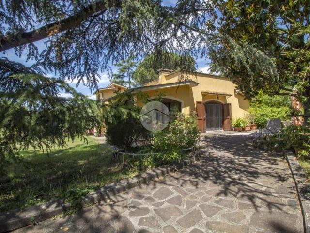 Case e ville in vendita di 134 m² in Strada degli Ardoni, 39