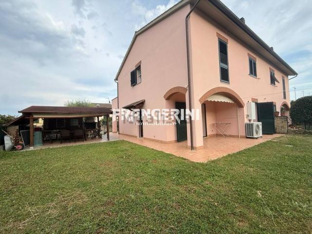 Case e ville in vendita di 135 m²