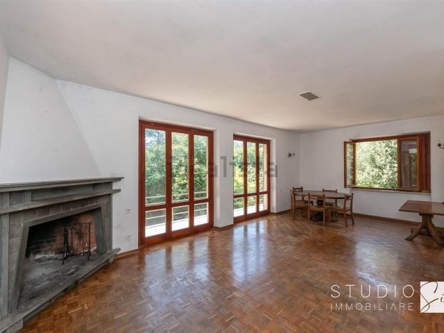 Case e ville in vendita di 135 m² in Via Mammianese