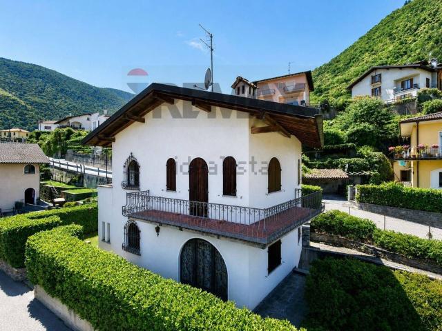 Case e ville in vendita di 135 m²