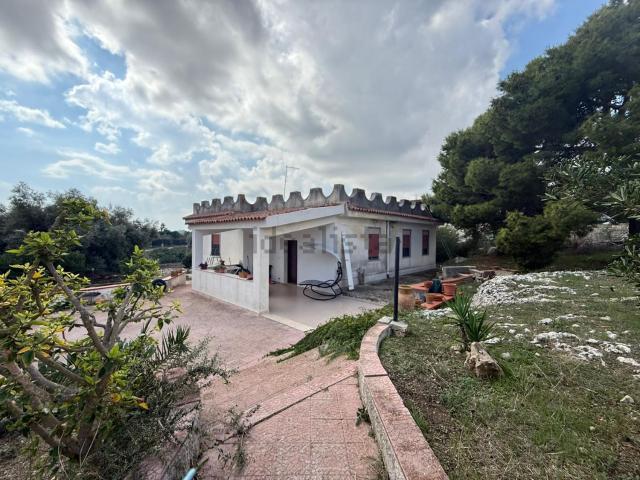 Case e ville in vendita di 135 m² in Traversa Torre Landolina