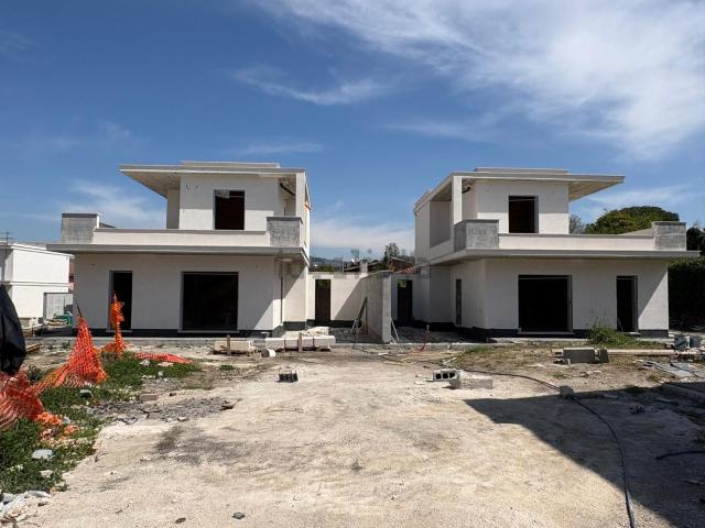 Case e ville in vendita di 135 m² in Via Capo Croce, 129