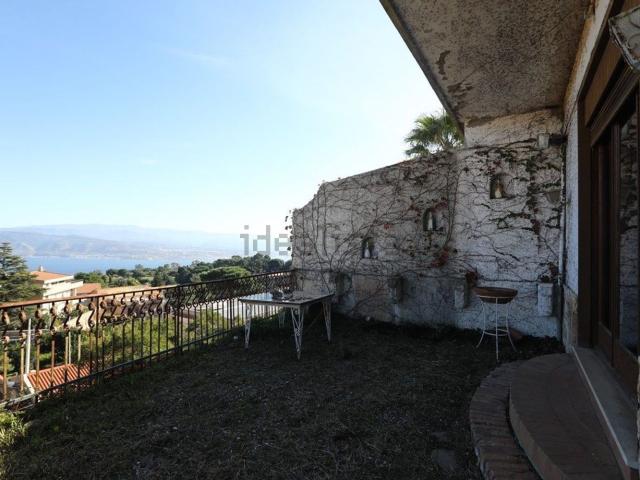 Case e ville in vendita di 135 m² in Via CARMELO PUGLIATTI CONTRADA MURAZZO