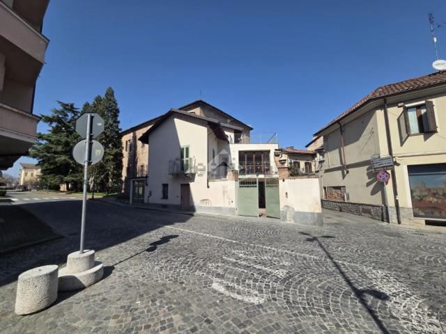 Case e ville in vendita di 135 m² in Via Galimberti Duccio Tancredi, 32