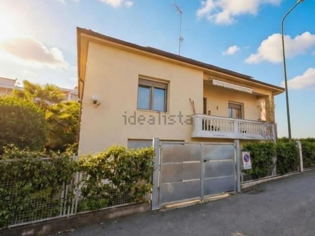 Case e ville in vendita di 135 m² in Via Giovanbattista Polledro