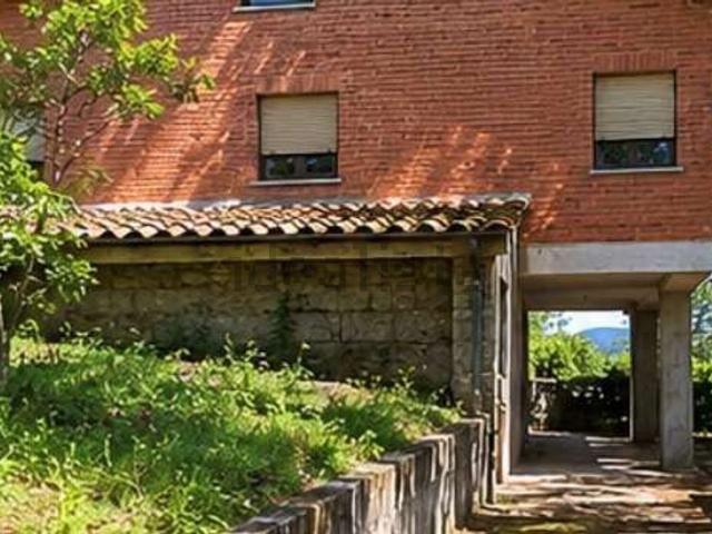 Case e ville in vendita di 135 m² in Via Enna