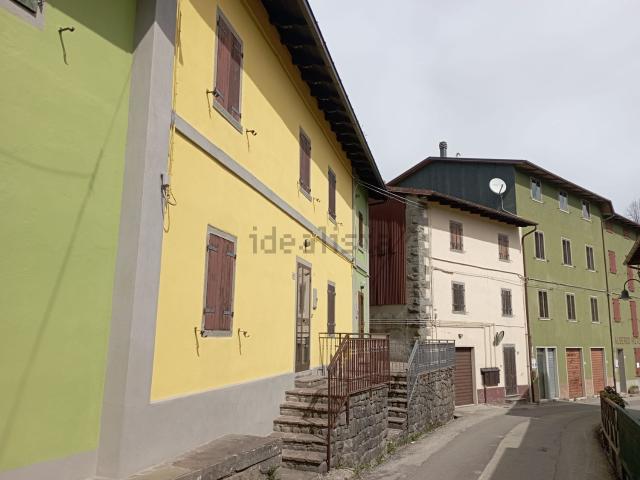 Case e ville in vendita di 135 m² in Via Lago Santo, 63