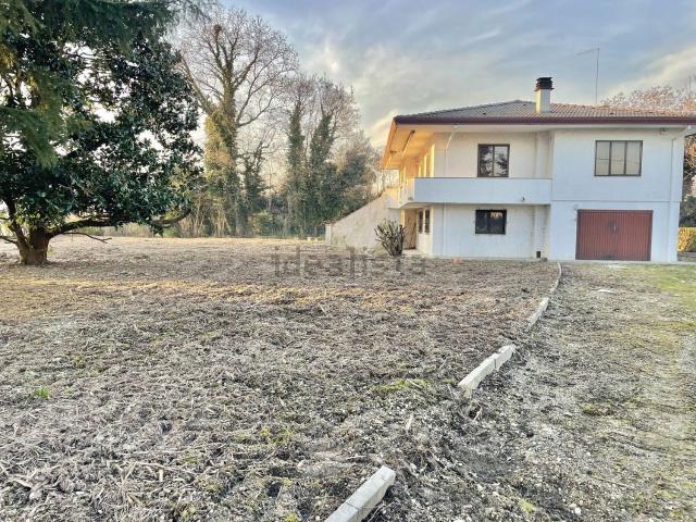 Case e ville in vendita di 135 m² in Via Macello