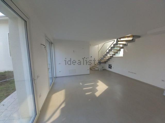 Case e ville in vendita di 135 m² in Via mercatina