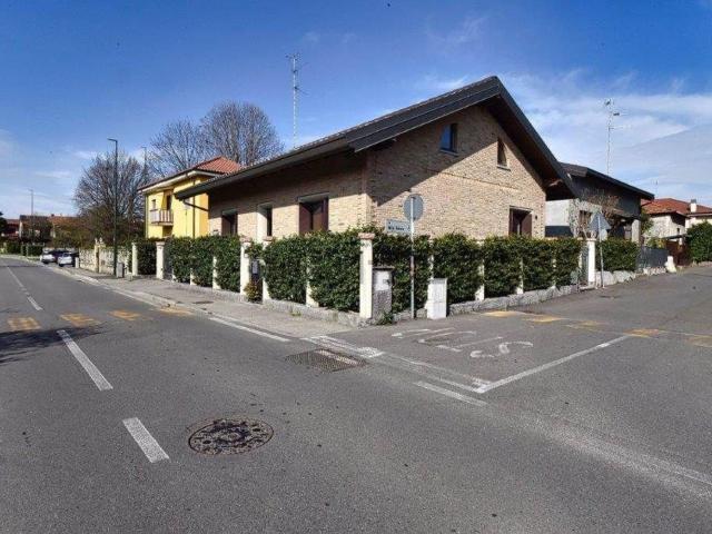 Case e ville in vendita di 135 m² in Via San Martino, 58