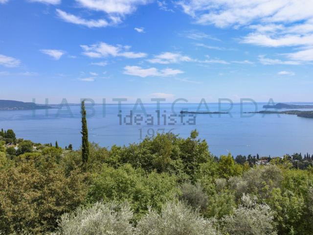 Case e ville in vendita di 135 m² in Via Panoramica, 26