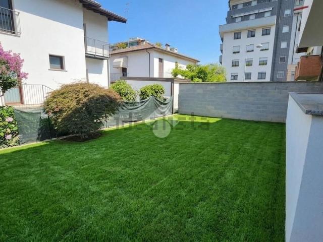 Case e ville in vendita di 135 m² in Via Rigoni, 4