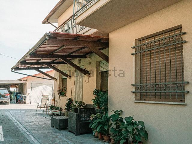 Case e ville in vendita di 135 m² in Via Visdomina, 41