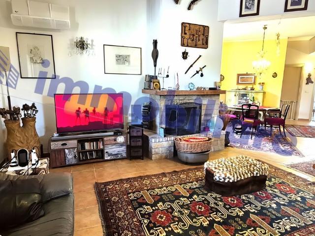 Case e ville in vendita di 135 m² in Contrada Marmora Snc, 12