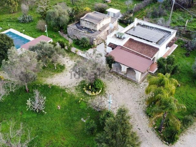 Case e ville in vendita di 135 m² in Contrada Pizzofalcone, 14