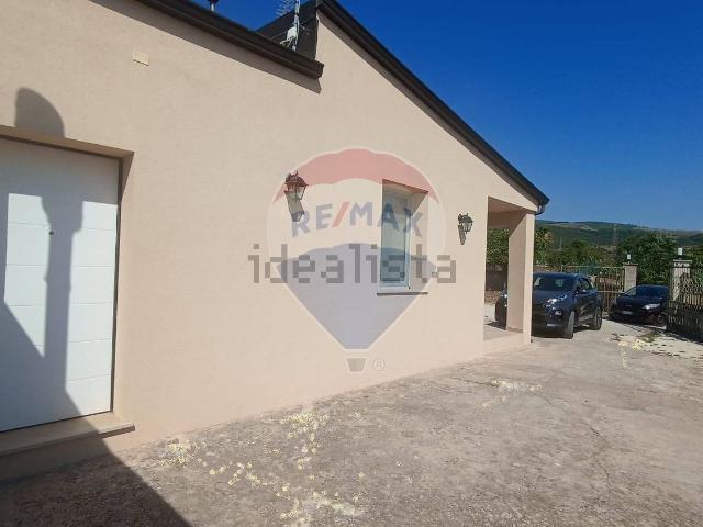 Case e ville in vendita di 135 m² in Contrada Ponte, 12