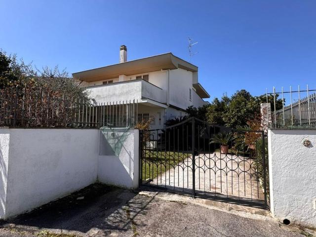 Case e ville in vendita di 136 m² in Via di Valle Schioia, 142