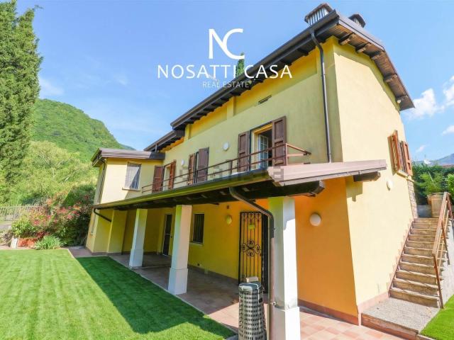 Case e ville in vendita di 184 m² in Via Fontane, 5