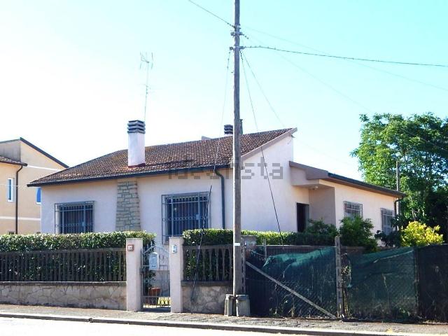 Case e ville in vendita di 136 m² in Via M. Buonarroti