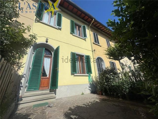 Case e ville in vendita di 136 m² in Via Roma