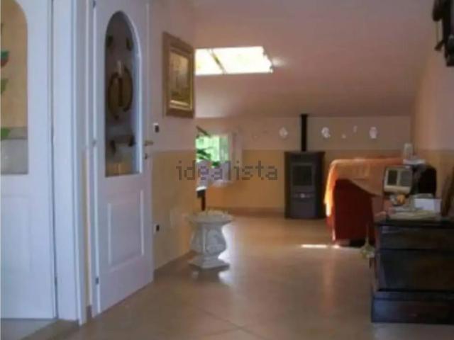 Case e ville in vendita di 136 m² in Via Taverna