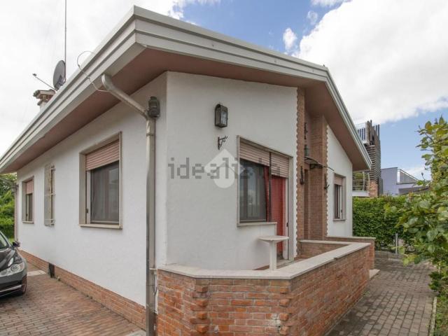 Case e ville in vendita di 136 m² in Via Vincenzo Monti, 9