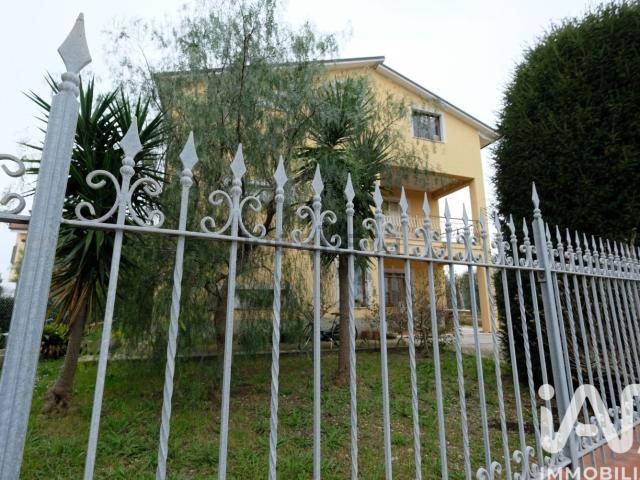 Case e ville in vendita di 136 m² in Contrada Paludi, 320