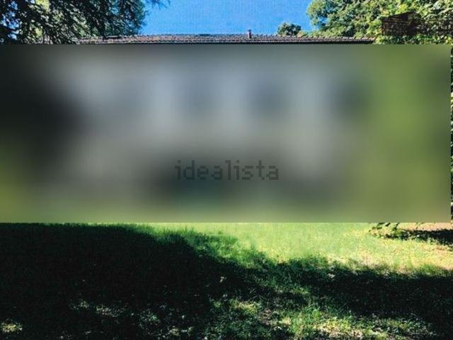 Case e ville in vendita di 1373 m² in Via Trentola
