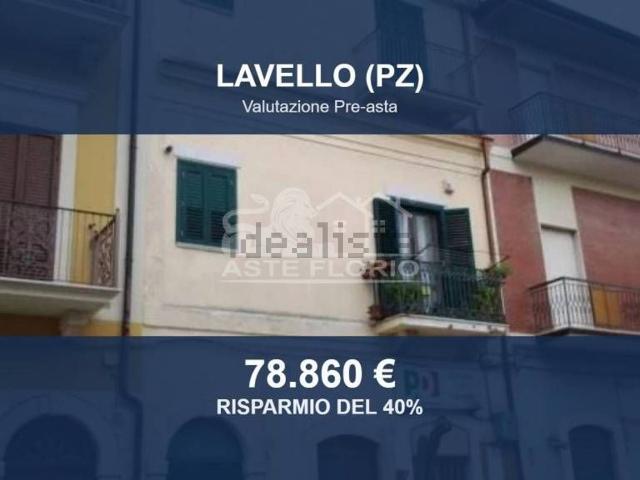 Case e ville in vendita di 137 m² in Via Dante Alighieri, 85